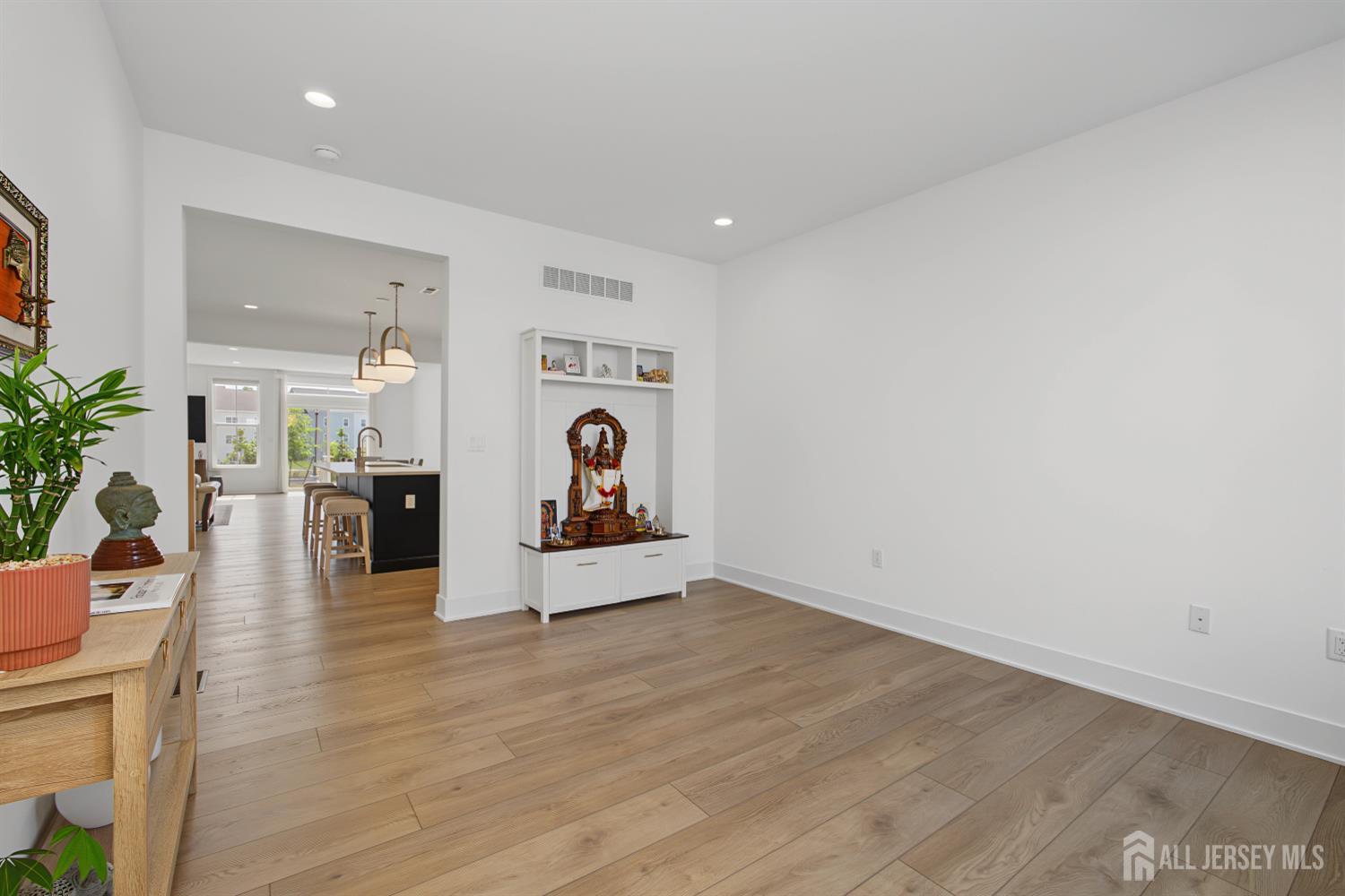30 NE Cloverleaf Lane Manalapan NJ 07726