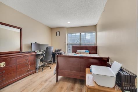 55 Guisborough Way Edison NJ 08820