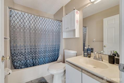 55 Guisborough Way Edison NJ 08820