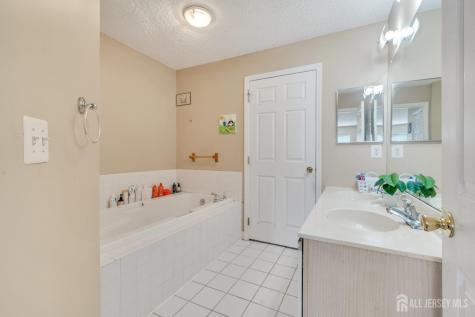 55 Guisborough Way Edison NJ 08820