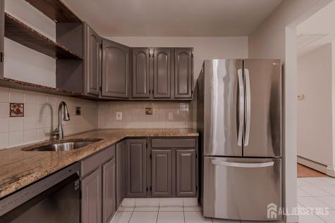 253 9th Street Sayreville NJ 08879
