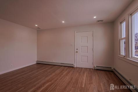 253 9th Street Sayreville NJ 08879