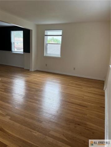 182 Newman Street Metuchen NJ 08840