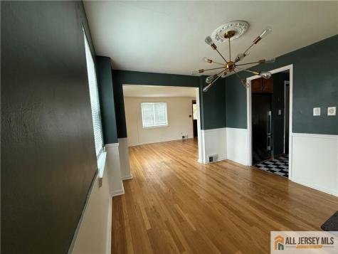 182 Newman Street Metuchen NJ 08840