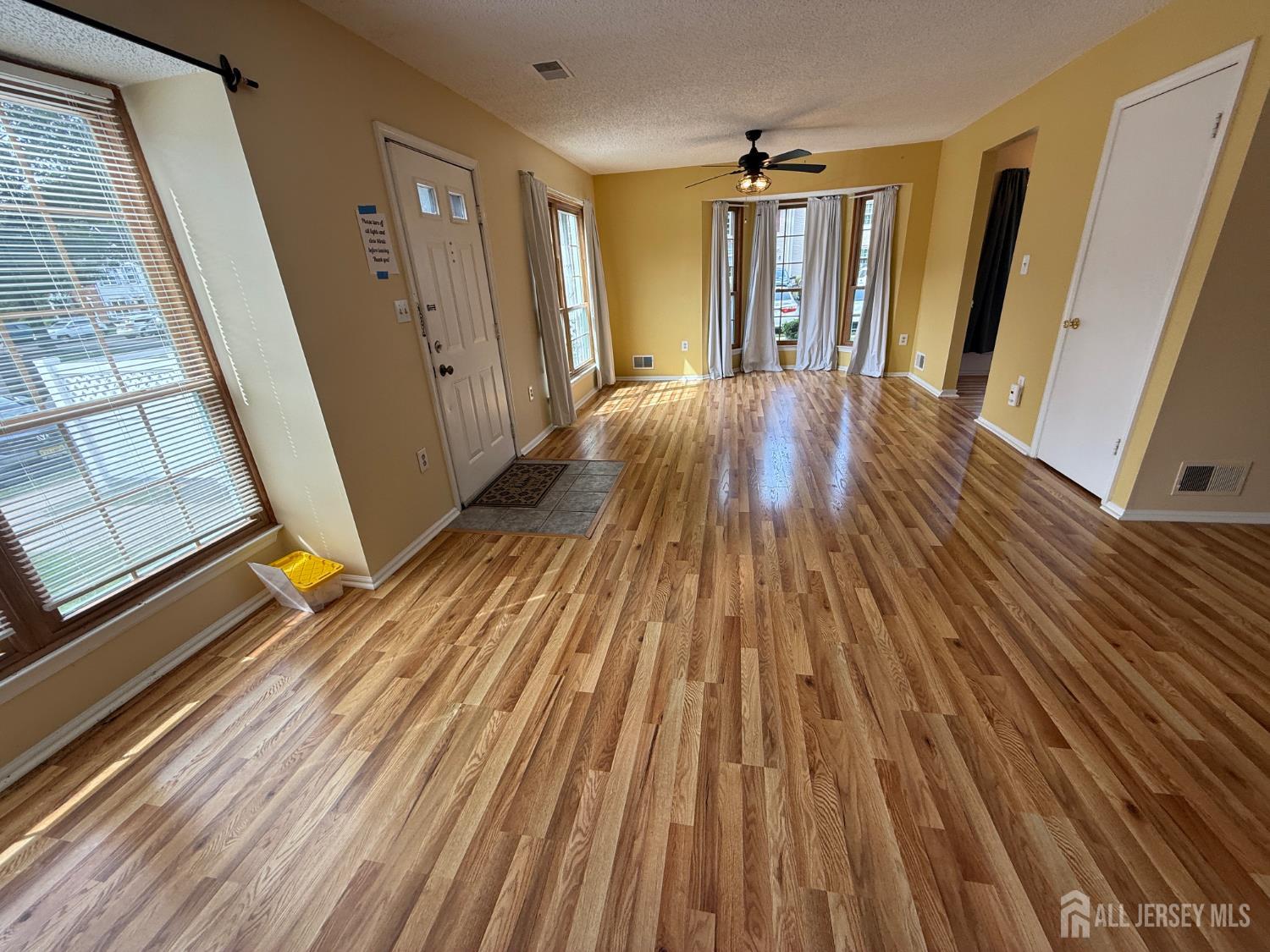 382 Hadleigh Lane North Brunswick NJ 08902