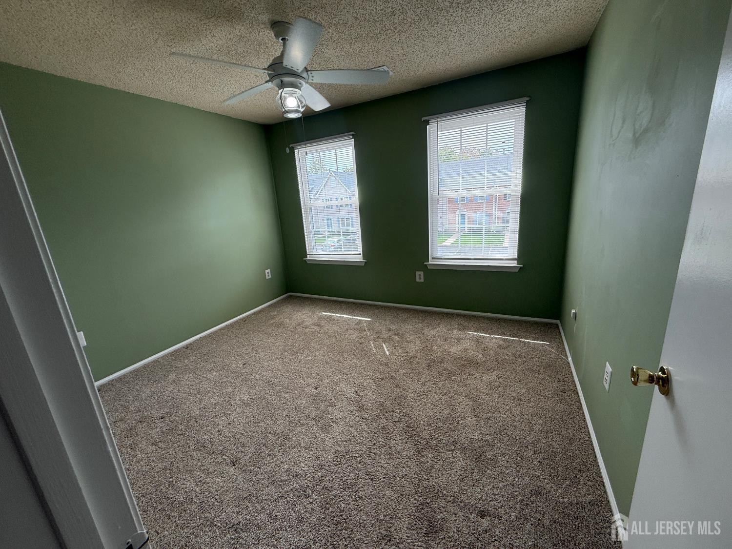 382 Hadleigh Lane North Brunswick NJ 08902