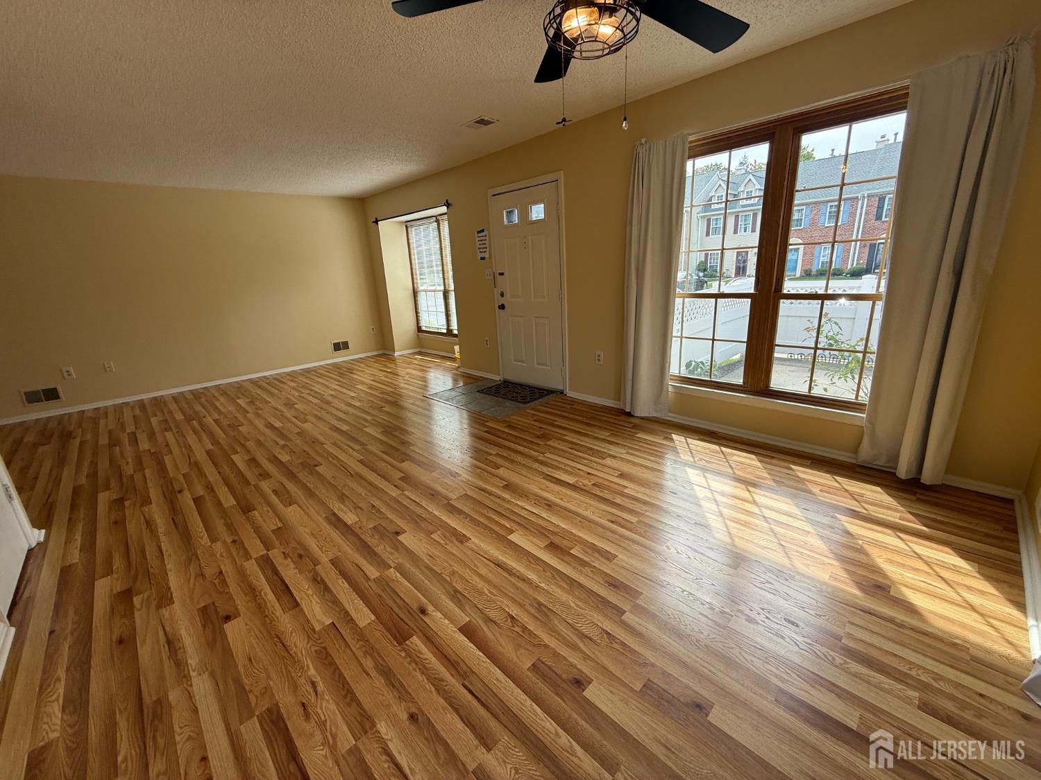 382 Hadleigh Lane North Brunswick NJ 08902