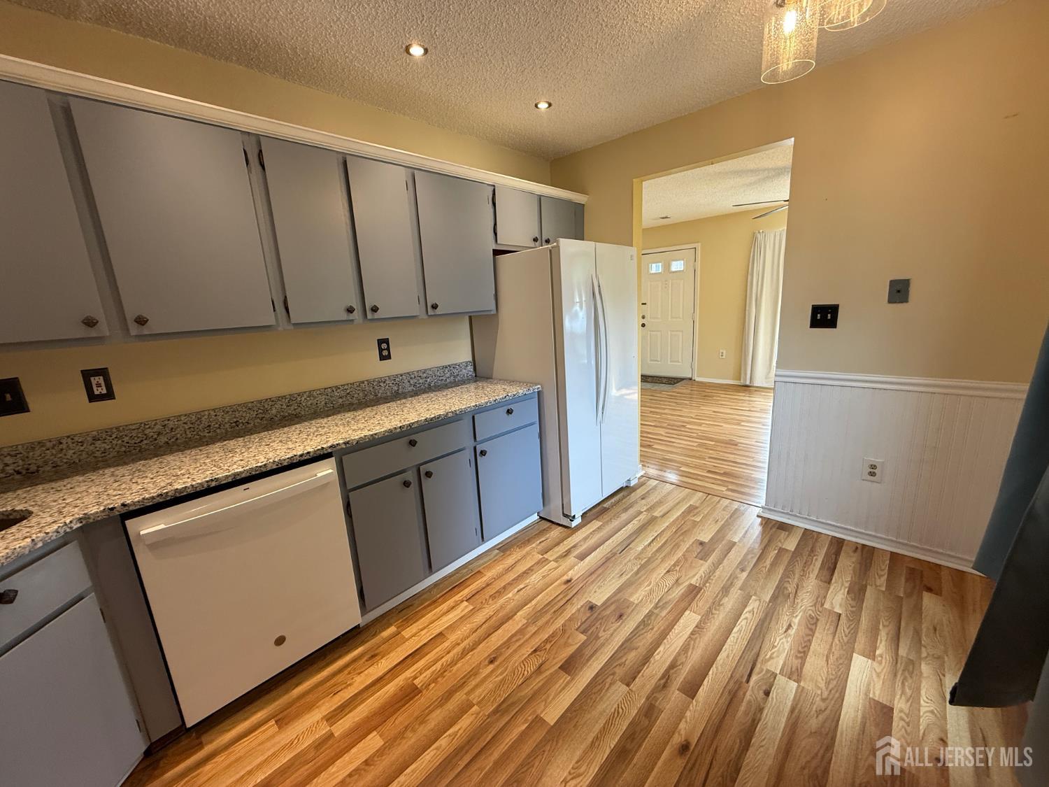 382 Hadleigh Lane North Brunswick NJ 08902