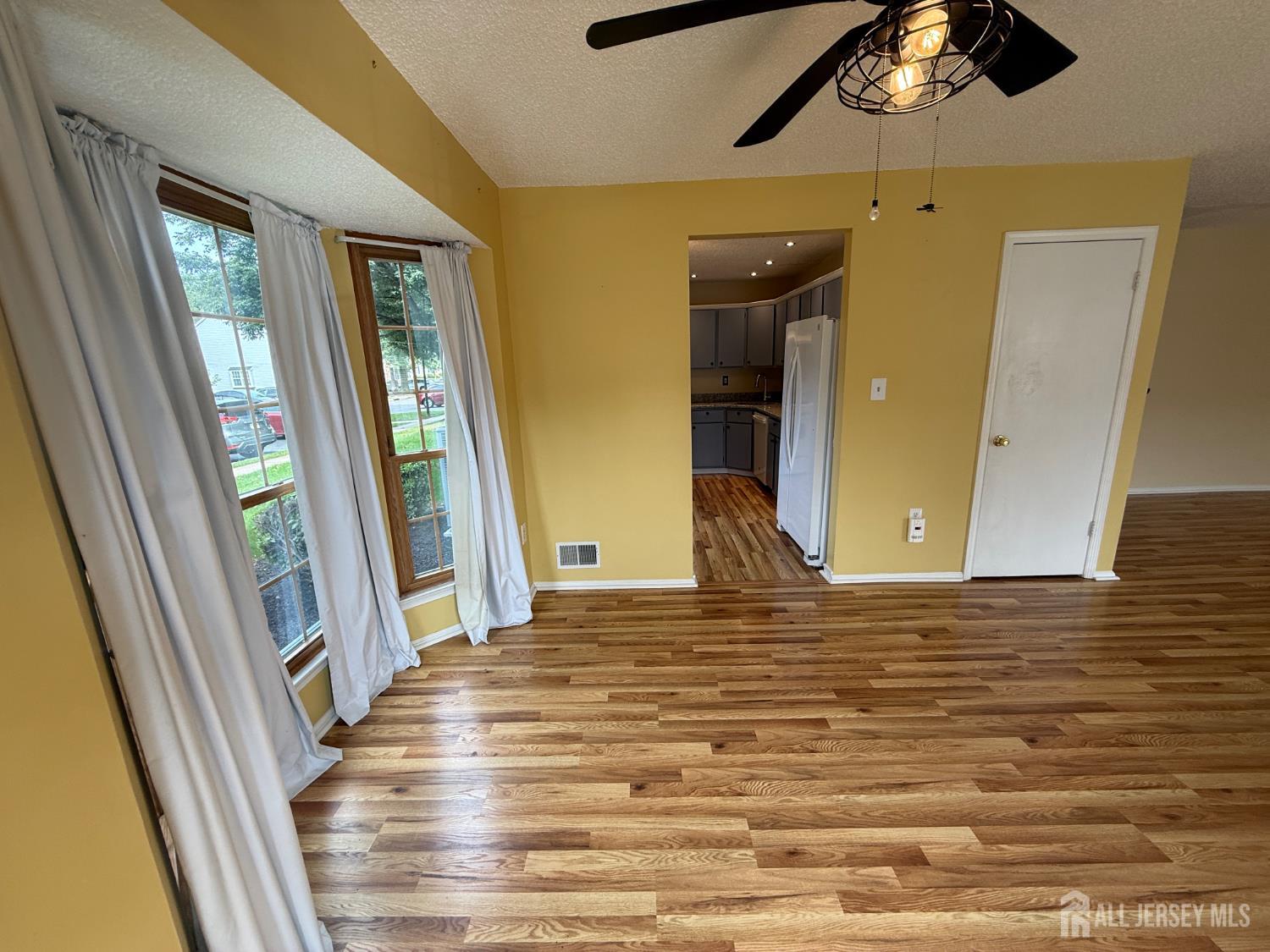 382 Hadleigh Lane North Brunswick NJ 08902