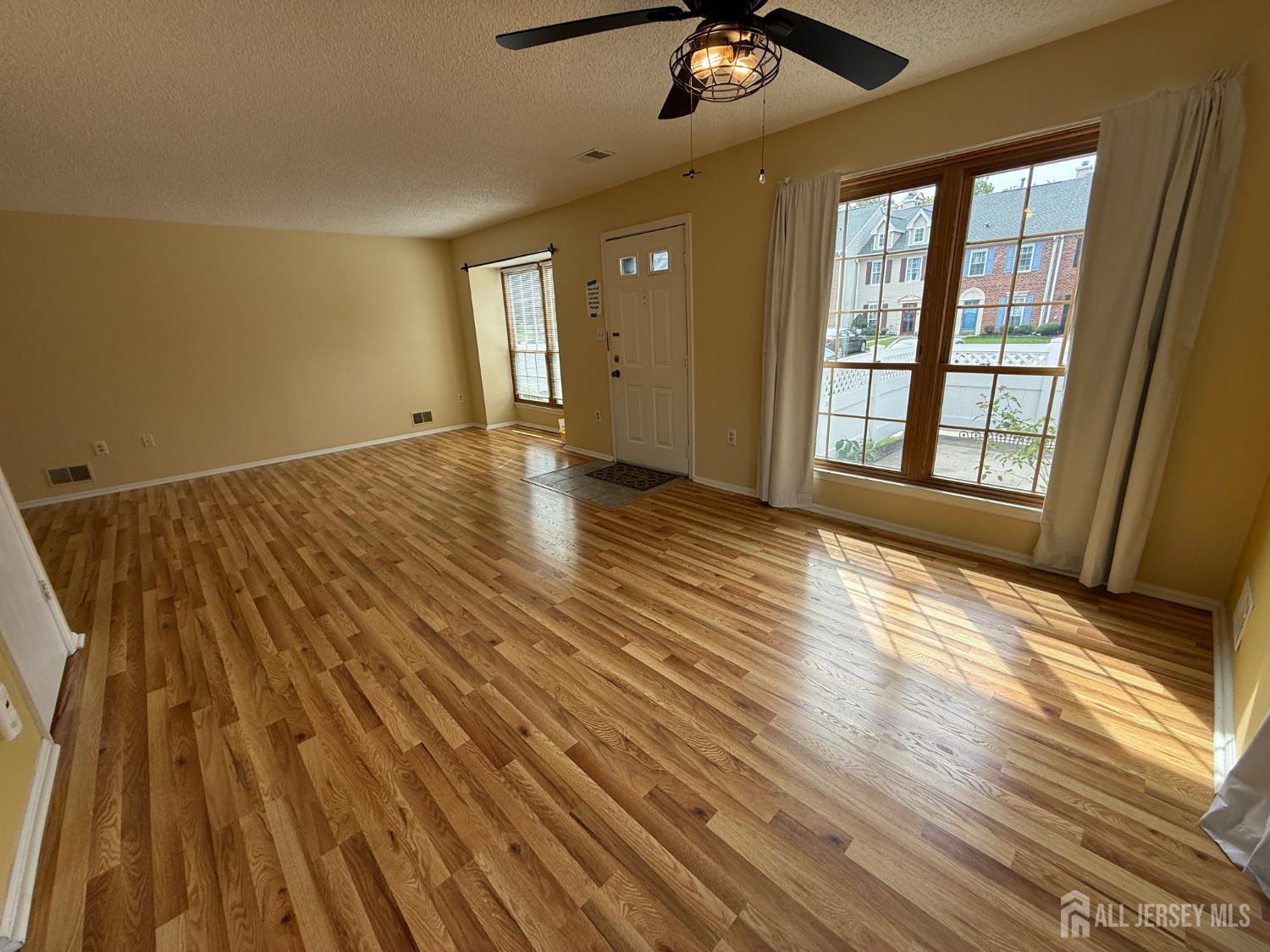 382 Hadleigh Lane North Brunswick NJ 08902