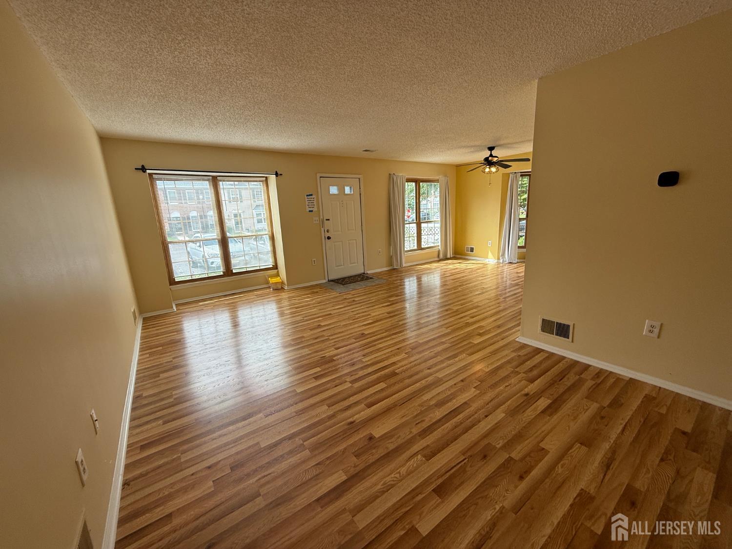 382 Hadleigh Lane North Brunswick NJ 08902
