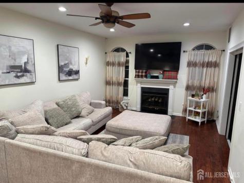 5 Gunther Loop Franklin NJ 08873