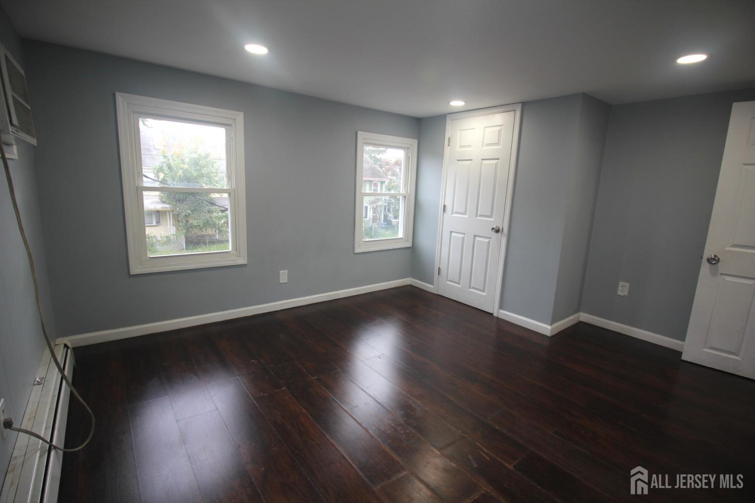 825 W 2nd Street Florence NJ 08518