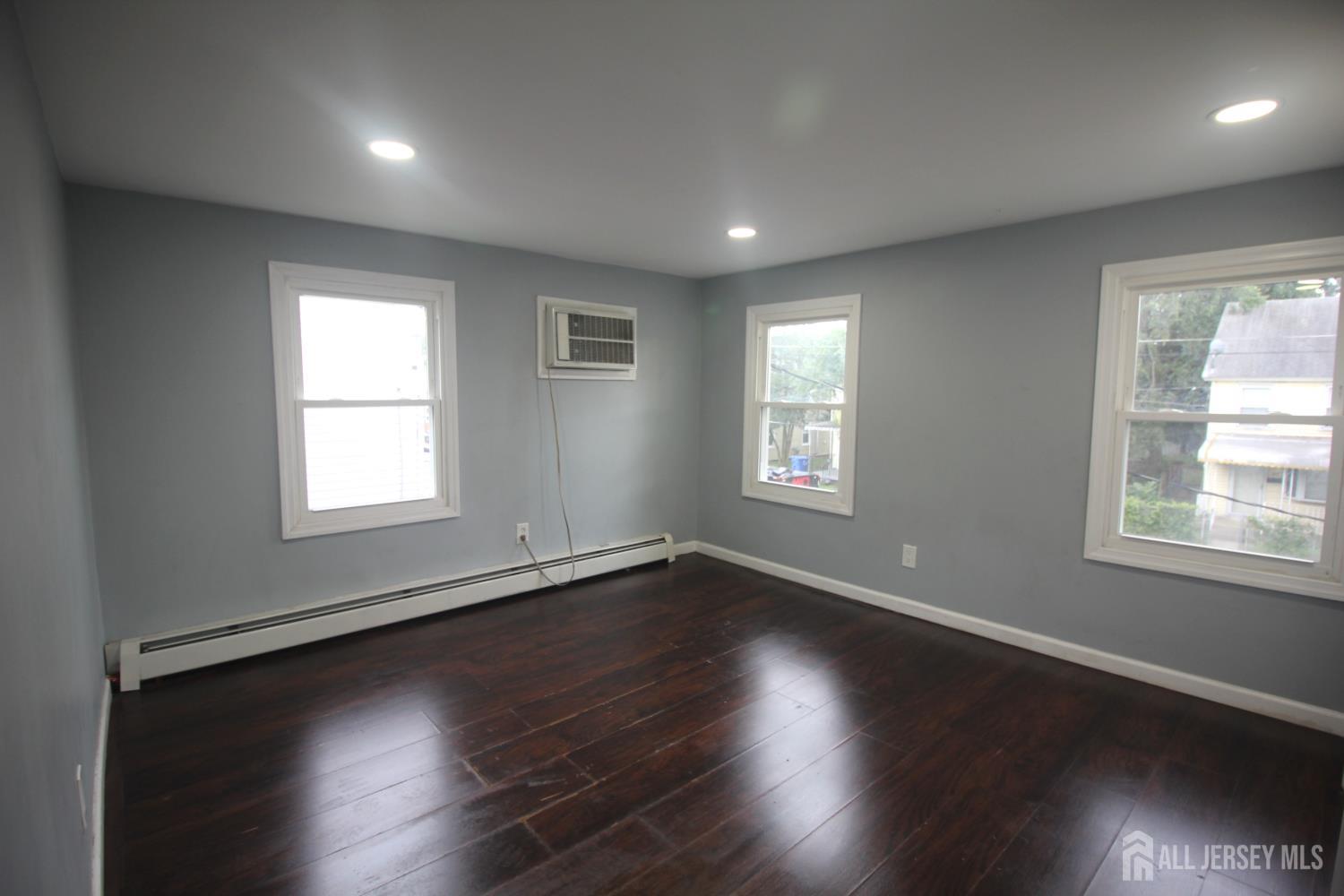 825 W 2nd Street Florence NJ 08518