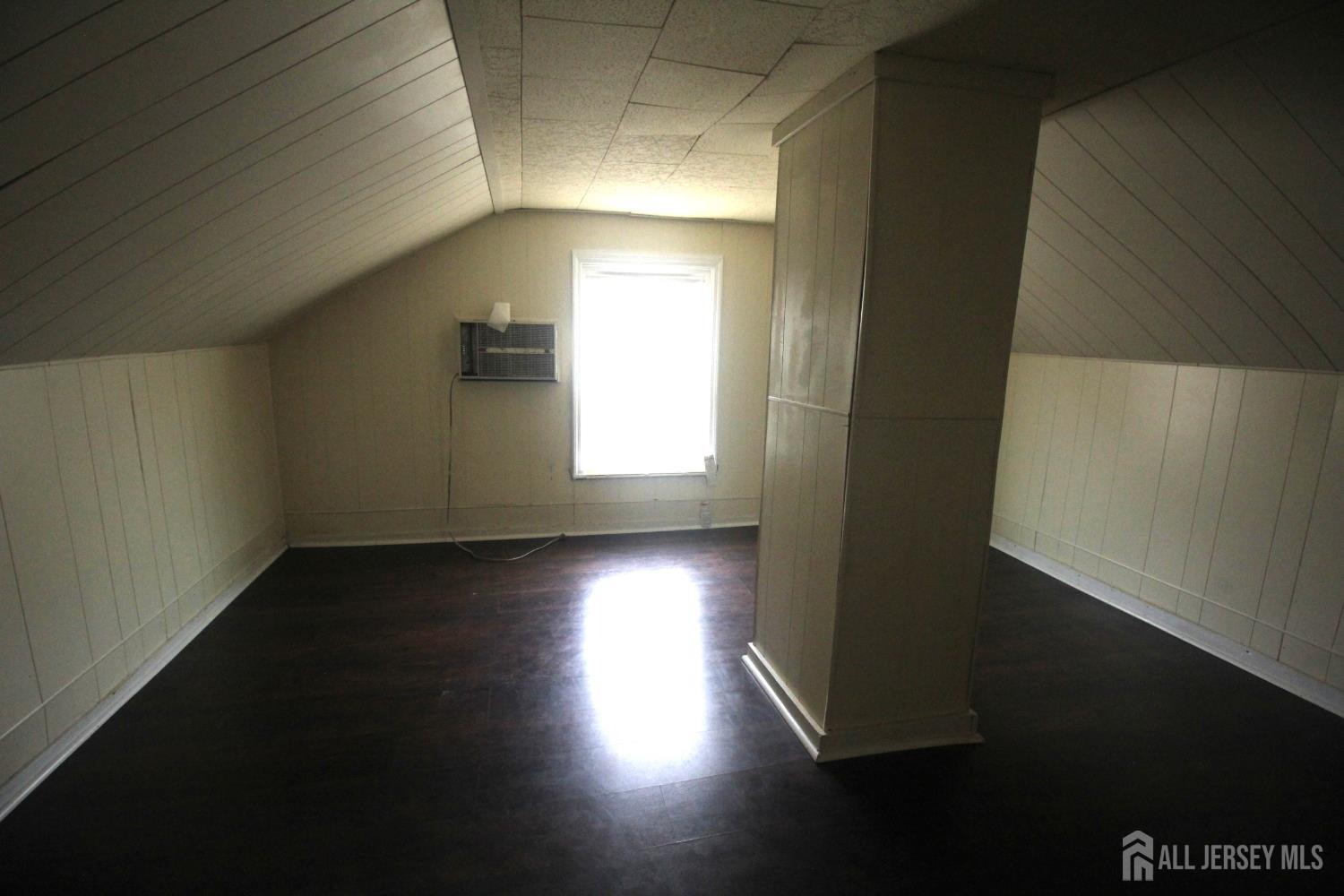 825 W 2nd Street Florence NJ 08518