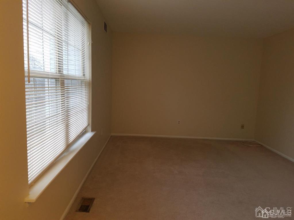 77 Winchester Way Franklin NJ 08873