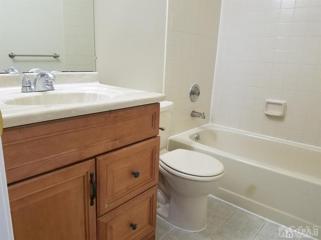 77 Winchester Way Franklin NJ 08873