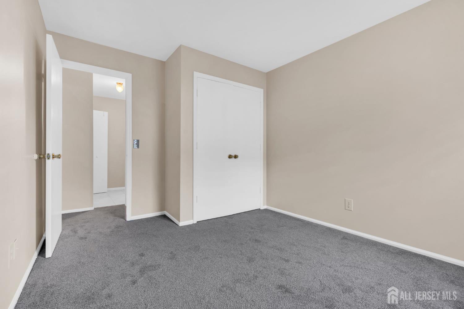 2101 Bayhead Drive Parlin NJ 08859