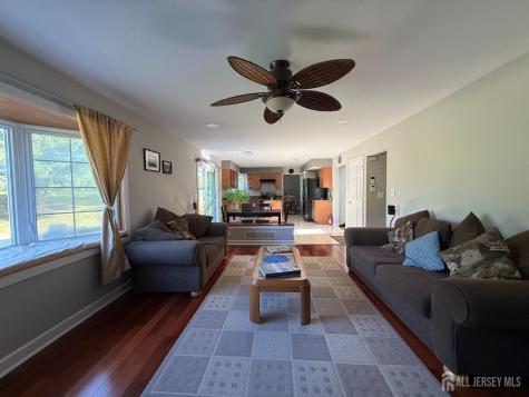 3 Dannys Way West Windsor NJ 08550
