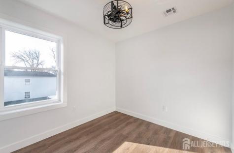 227 21st Street Irvington NJ 07111