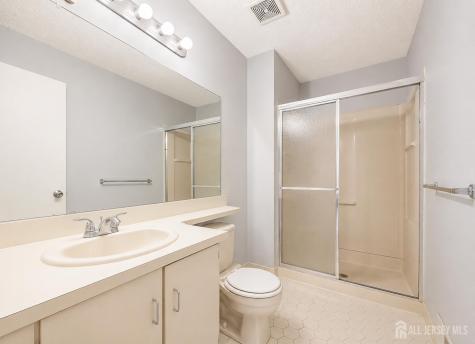 482 Danbury Lane East Brunswick NJ 08816