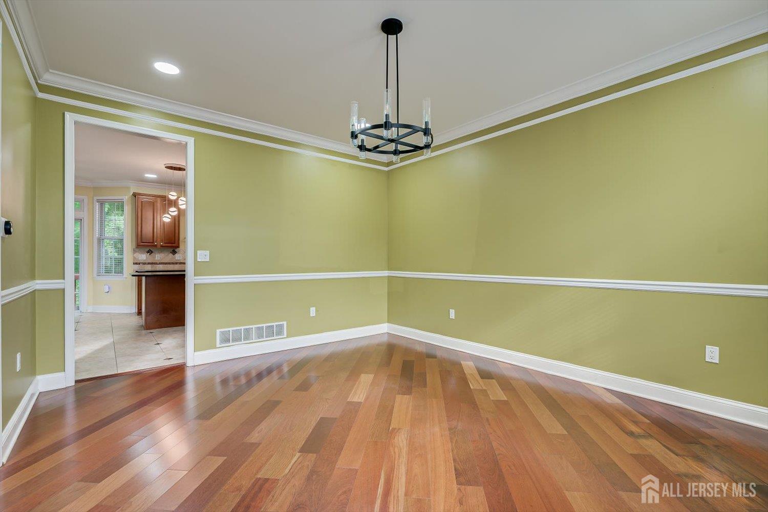 29 Mission Drive Monroe NJ 08831