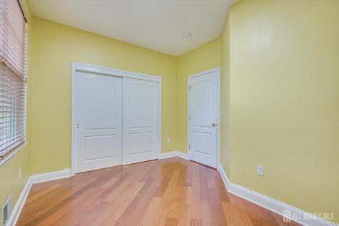 29 Mission Drive Monroe NJ 08831