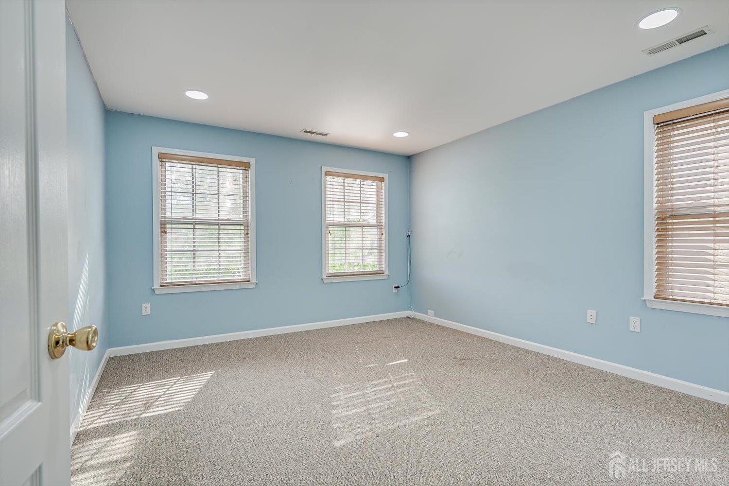 29 Mission Drive Monroe NJ 08831