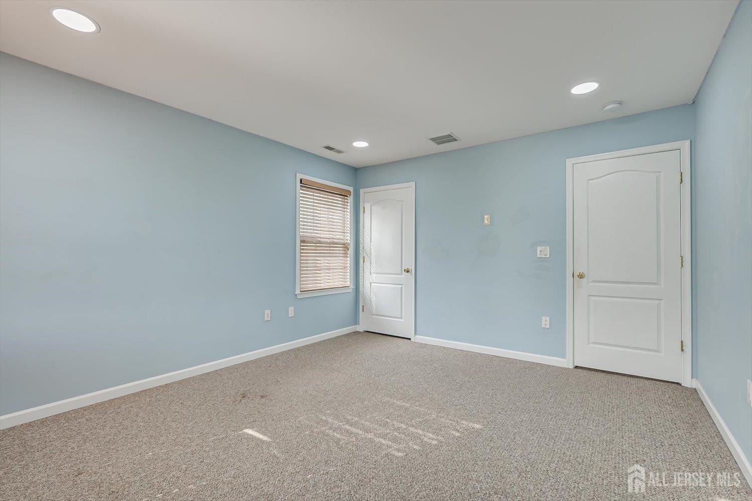 29 Mission Drive Monroe NJ 08831