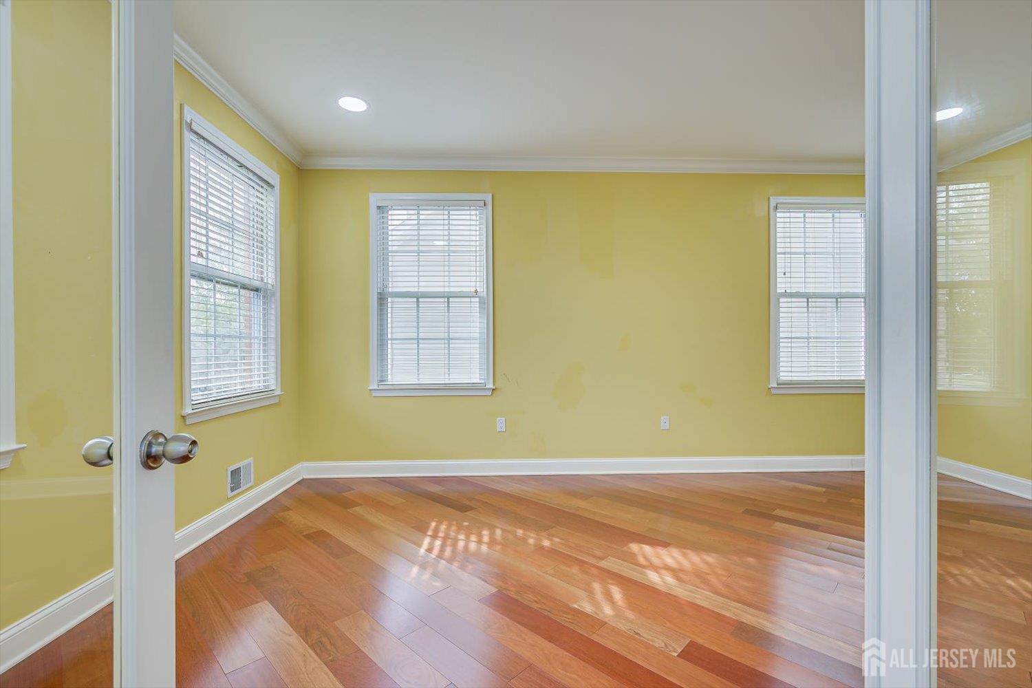 29 Mission Drive Monroe NJ 08831