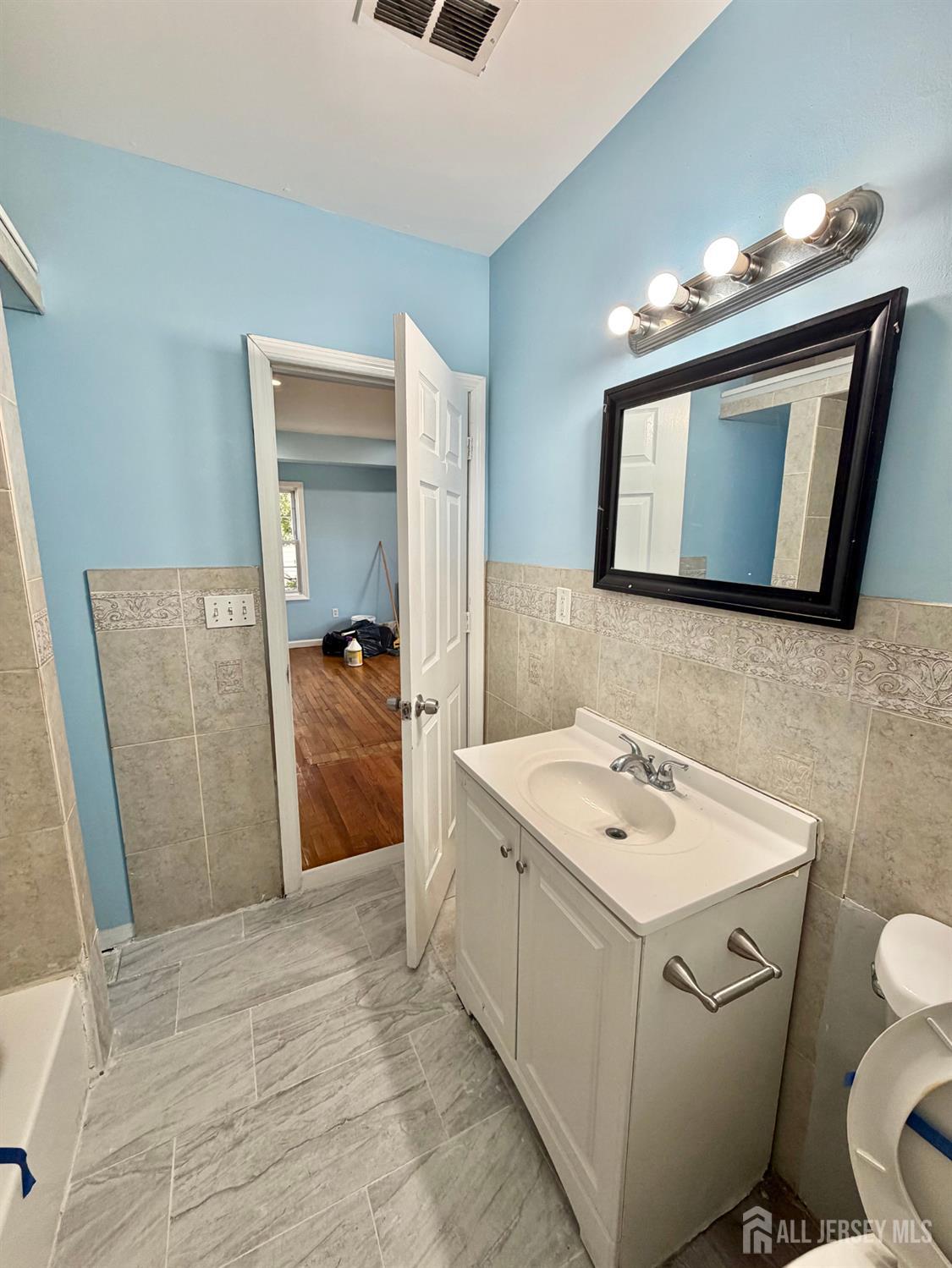 40-42 Raymond Terrace Elizabeth NJ 07208