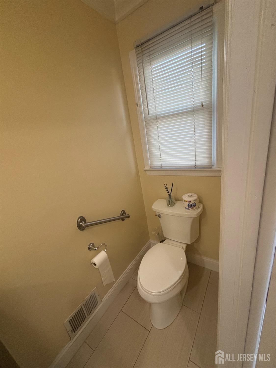 8 Begonia Court Sayreville NJ 08872