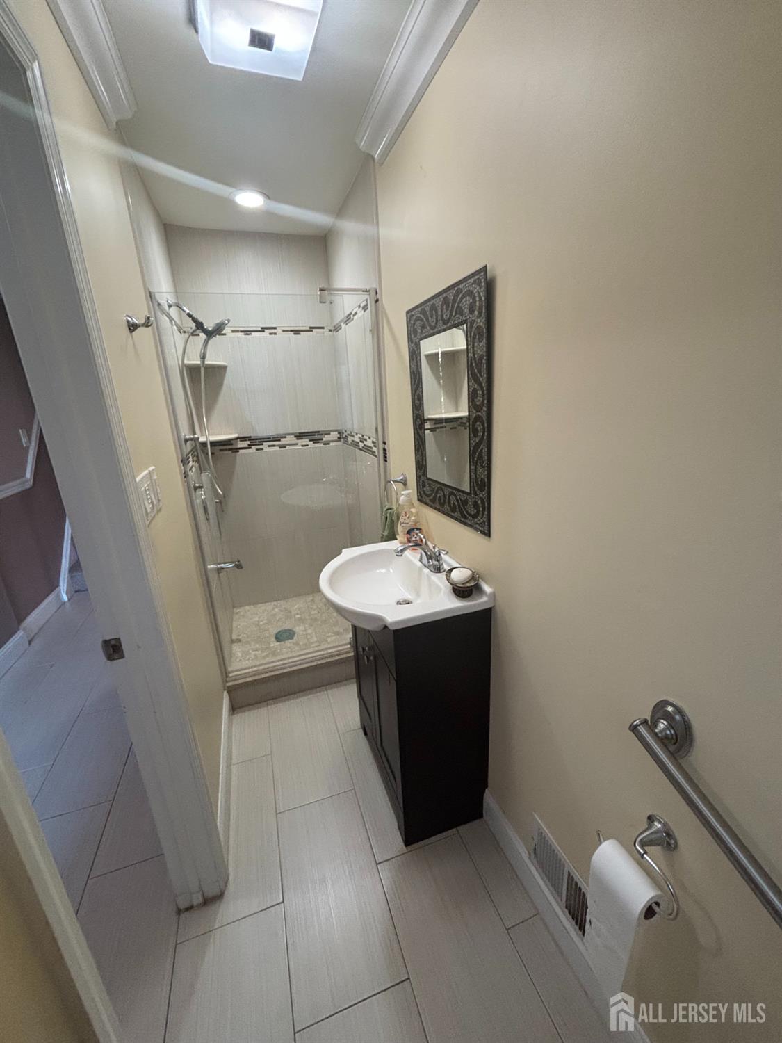 8 Begonia Court Sayreville NJ 08872
