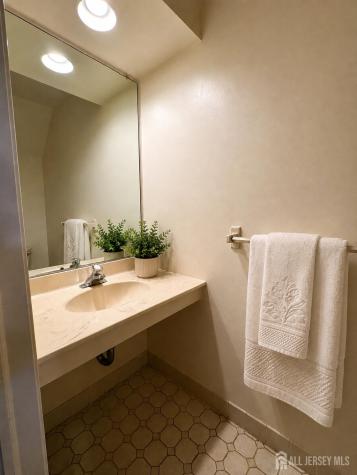 2703 Deerfield Drive Edison NJ 08820
