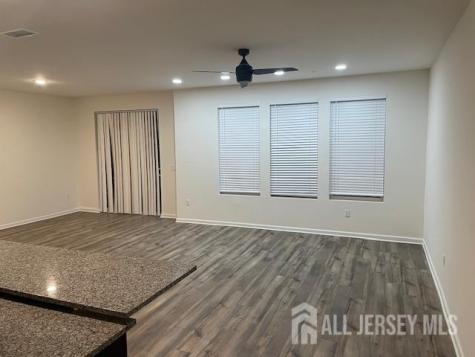82 Depot Way Dunellen NJ 08812
