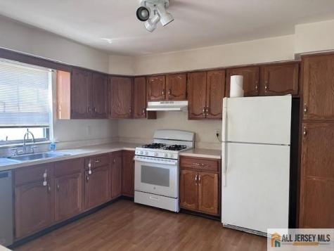 3304 Stonehedge Road Edison NJ 08820