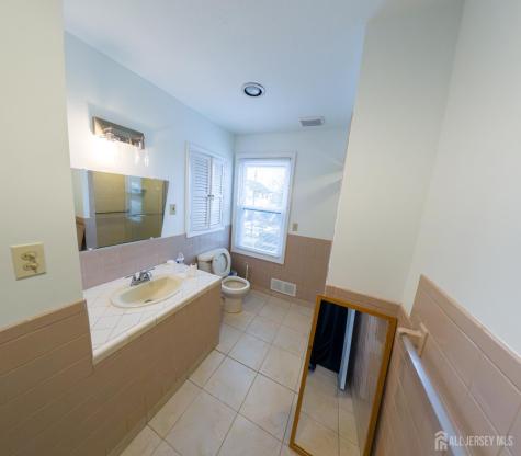 15 Sedgwick Street Jamesburg NJ 08831