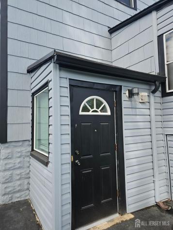582 Mereline Avenue Avenel NJ 07001