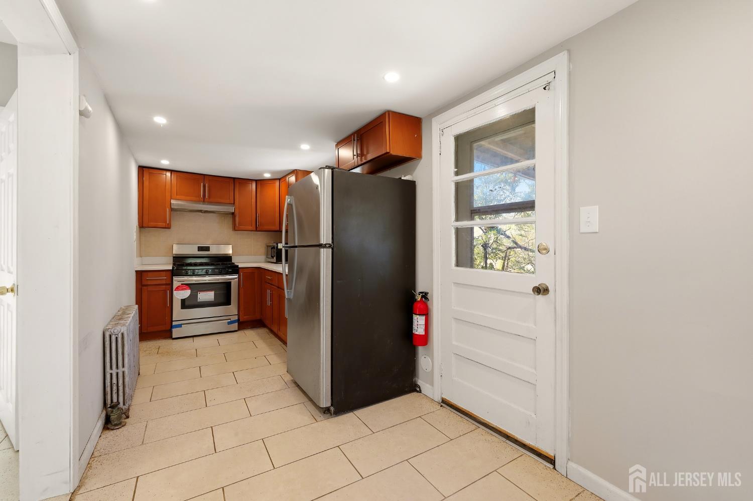 208 S 8th Avenue S Highland Park NJ 08904