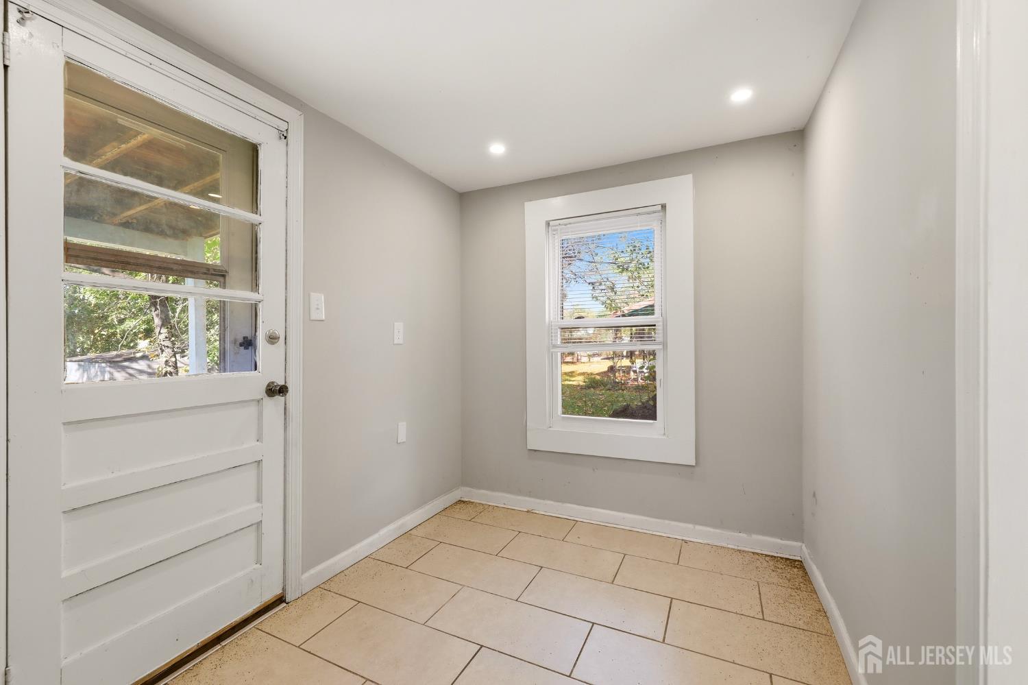 208 S 8th Avenue S Highland Park NJ 08904