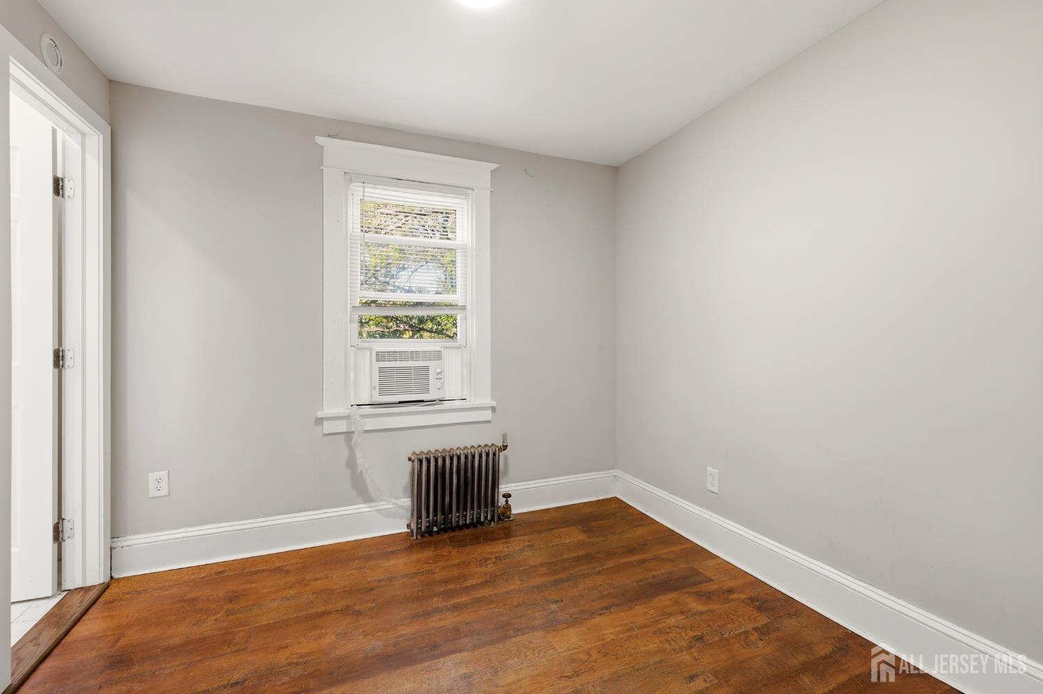 208 S 8th Avenue S Highland Park NJ 08904