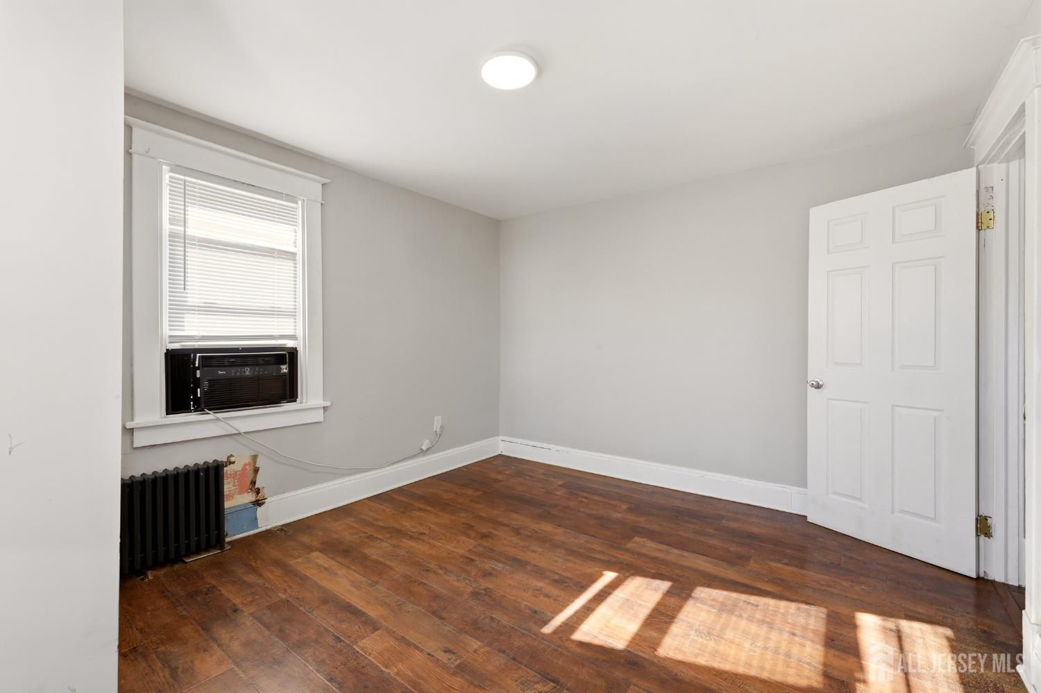 208 S 8th Avenue S Highland Park NJ 08904