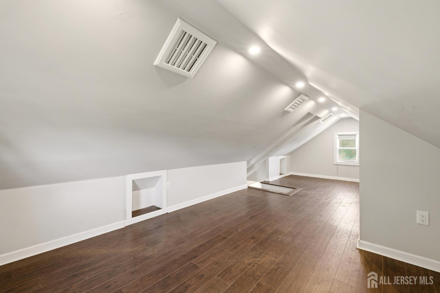 208 S 8th Avenue S Highland Park NJ 08904