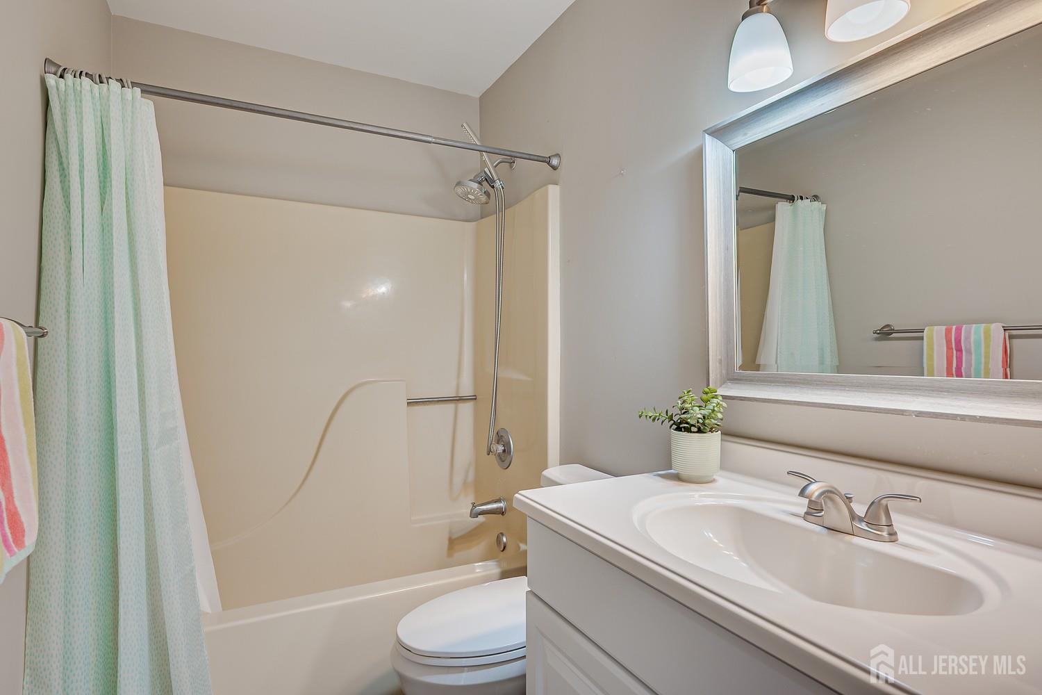 61 Sand Hill Road Jamesburg NJ 08831