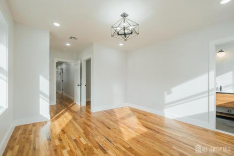 88 Hollywood Avenue East Orange NJ 07018