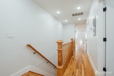 88 Hollywood Avenue East Orange NJ 07018
