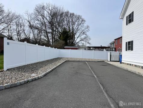 16 E Kupsch Street E Sayreville NJ 08872