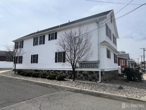 16 E Kupsch Street E Sayreville NJ 08872