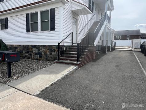 16 E Kupsch Street E Sayreville NJ 08872