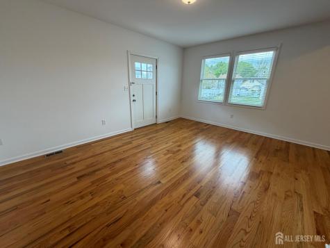 16 E Kupsch Street E Sayreville NJ 08872